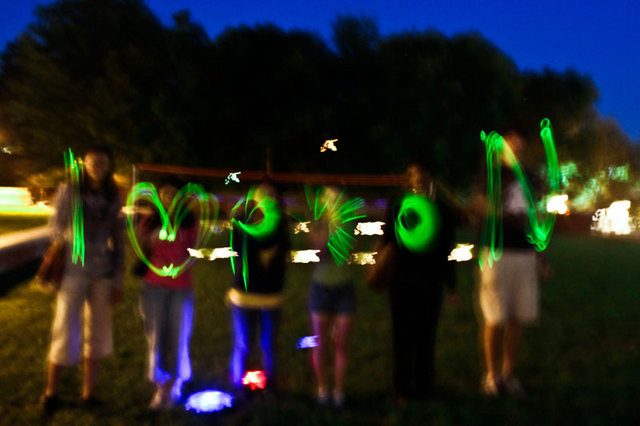 6251-glow_sticks-thumb-640x426-6250.jpg