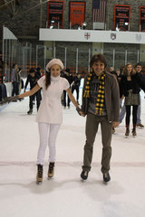 7419-skating3-thumb-160x240-7418.jpg