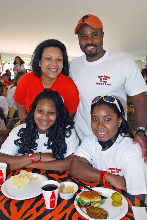 Washington Wedderburn ’89 with his wife, Vanessa, and daughters Autumn, at left, and April.