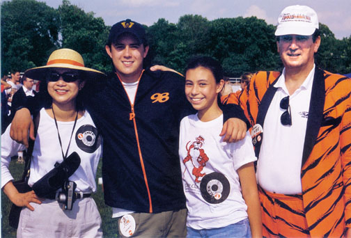 David Nee ’98 with his parents, Amber and Owen ’65, and sister Alex ’06 at Reunions in 1998.