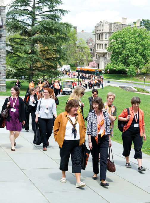 Attendees on their way to lunch in Whitman College courtyard, featuring a talk by Lisa Jackson *86.