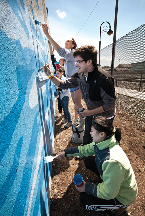 Helping hands for Trenton mural | Princeton Alumni Weekly