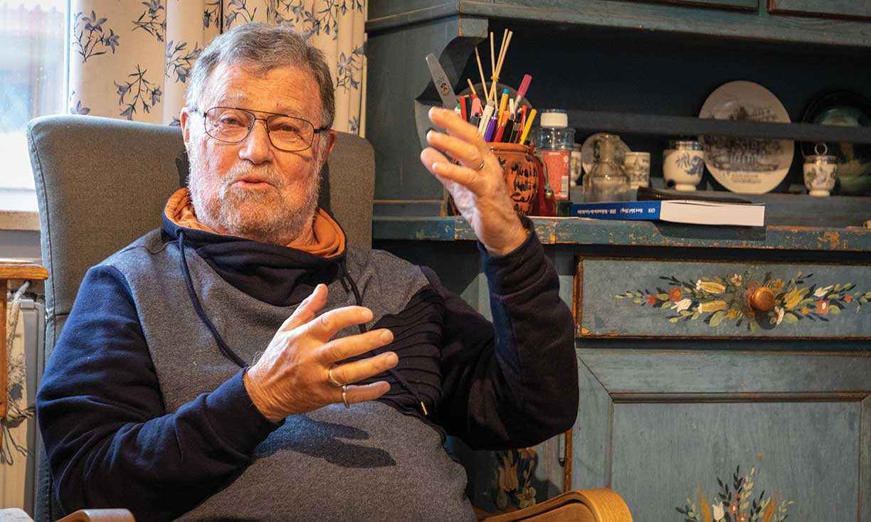 Photo of Schevitz in his home in Trauchgau, Germany, in 2021