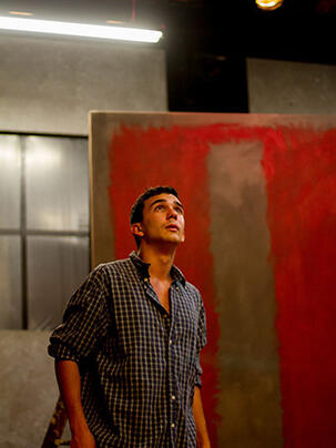 Ryan Gedrich ’16 as Ken, assistant to the artist Mark Rothko, in Theatre Intime’s production of Red.