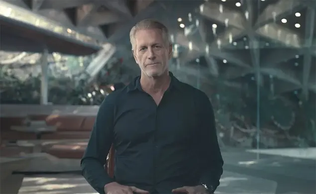 Supermodel Hoyt Richards &rsquo;85 Charts Recovery From &lsquo;Cultic Relationship&rsquo;