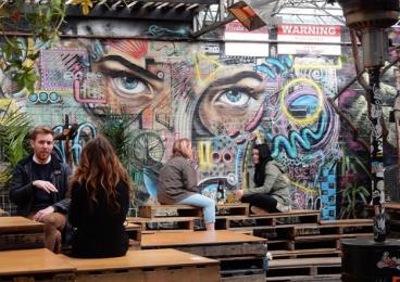 graffiti-coffeeshop