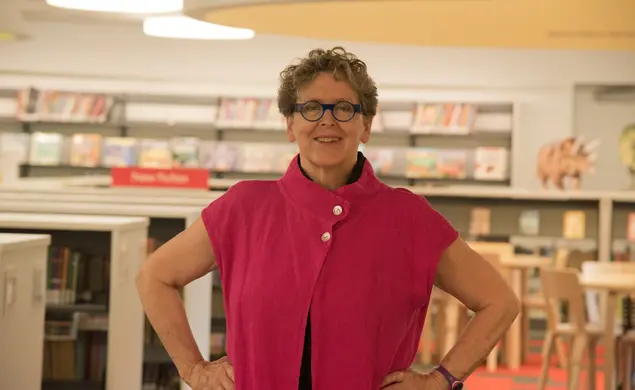 Librarian Jane Folger &rsquo;81 Knows How to Turn Kids into Readers