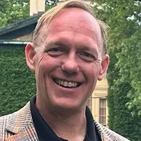 Ron Roessler ’96 Is Both an ER Doctor and a Latin Teacher