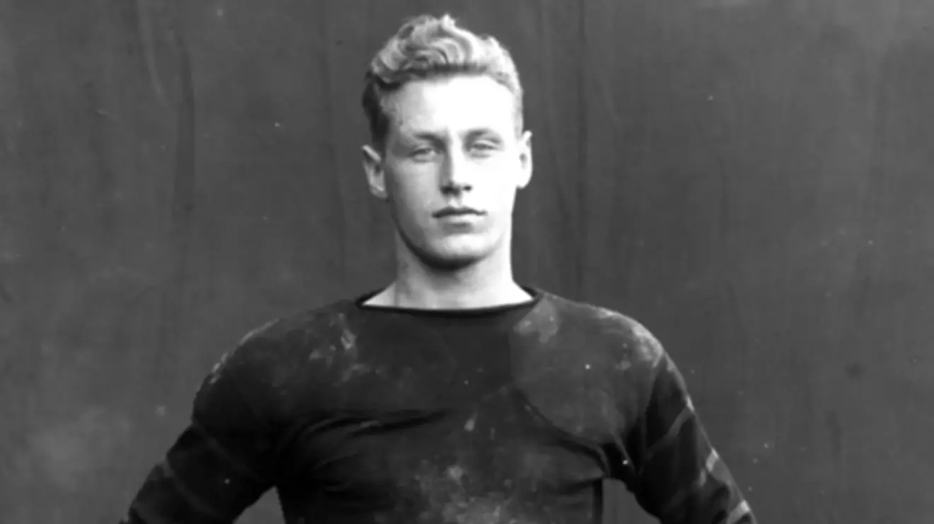 HobeyBaker3_FootballCaptain1913.jpg Black and white photo of Hobey Baker.
