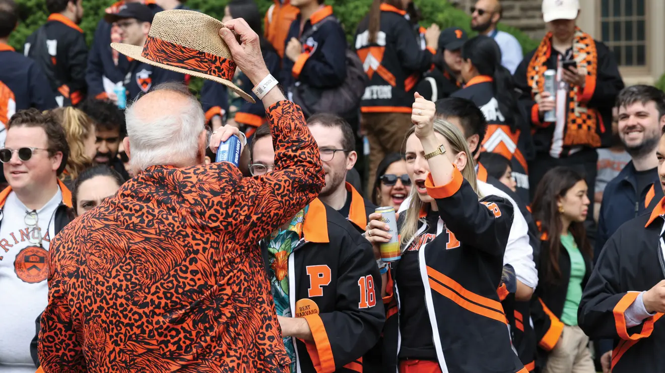 Bob Seabring ’60 takes his hat off to members of the Class of 2018.