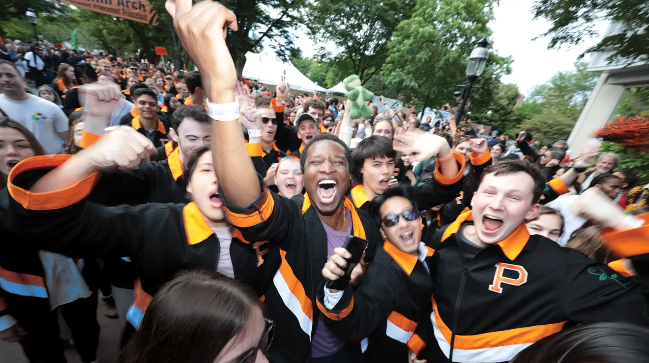 Class of 2025 cheers