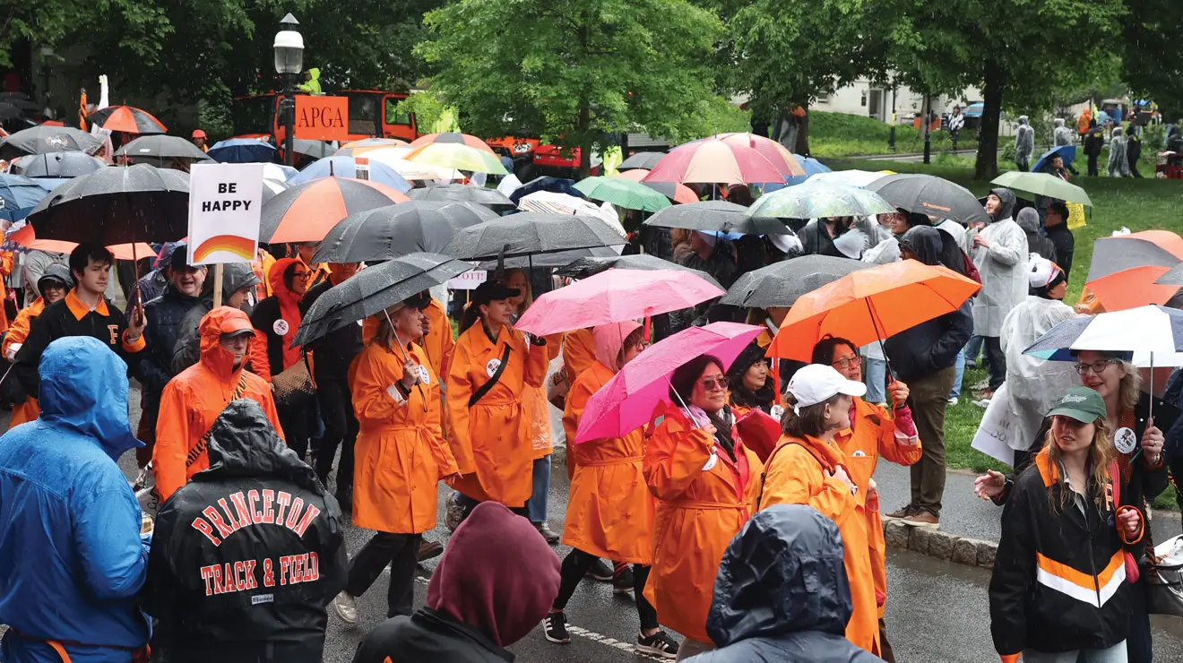 REUNIONS_Be Happy.jpg Don’t worry about the umbrellas, be happy.