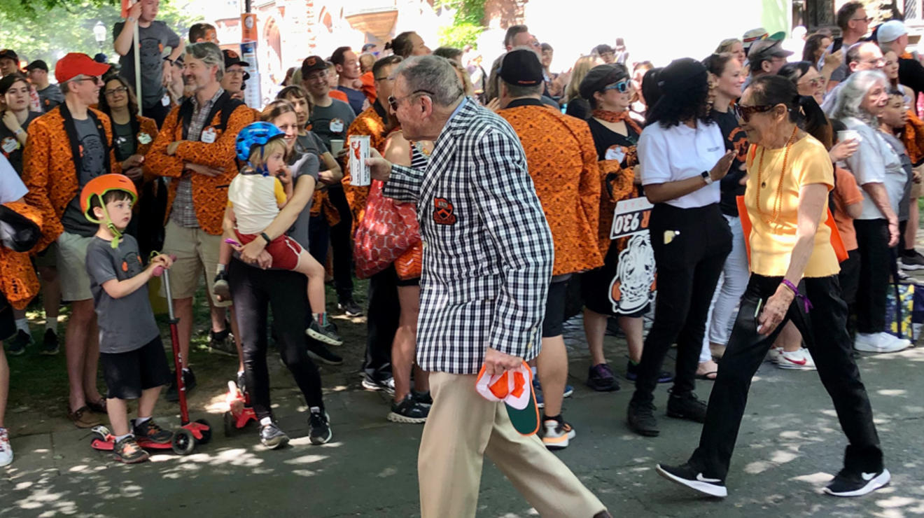 Alumni march in the P-rade.