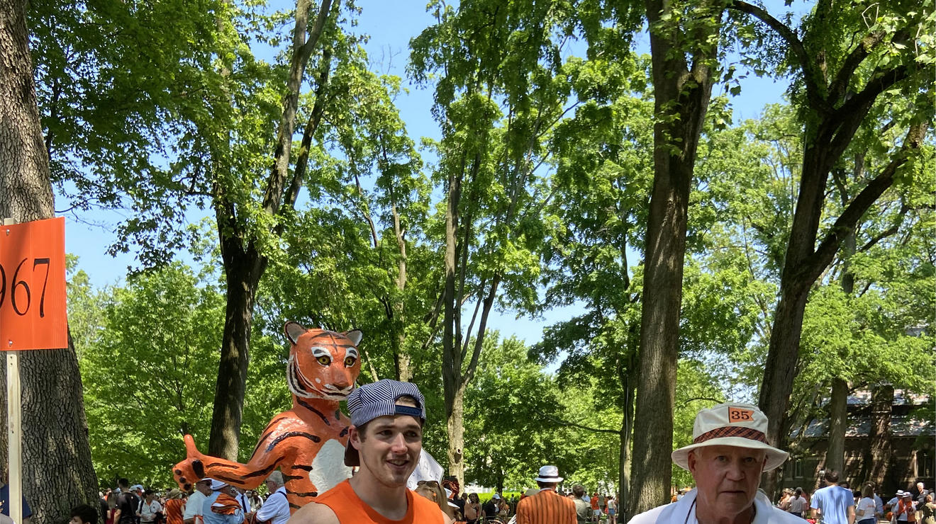 Two alumni get ready for the P-rade.