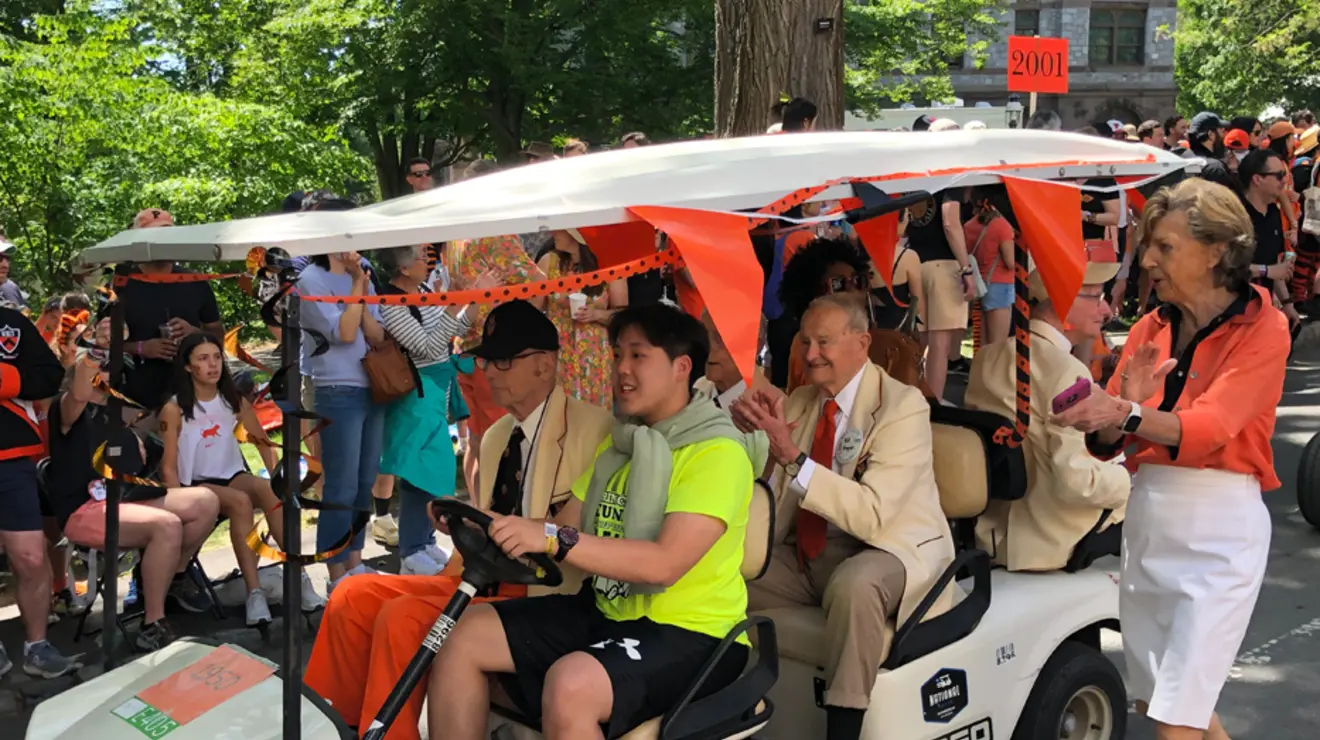 Photo May 27 2023, 2 14 04 PM.jpg A golf cart in the P-rade.
