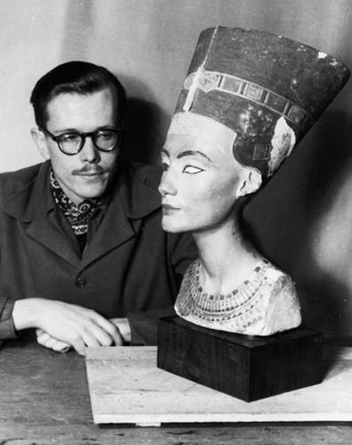 Monuments Man Sgt. Kenneth C. Lindsay and the bust of Queen Nefertiti, now housed at the Neues Museum in Berlin.