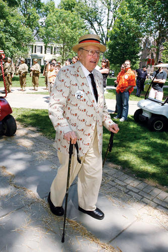 Henry Morgenthau ’39 walks the length of the P-rade at his 70th reunion.