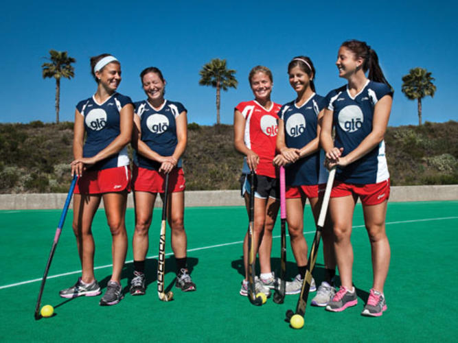 Michelle Cesan ’13, Maren Langford ’06, Kathleen Sharkey ’12, Katie Reinprecht ’12, and Julia Reinprecht ’13 (From Left)