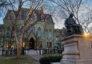 Colleeg Hall at UPenn in the early morning