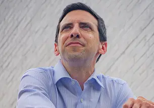 P.G. Sittenfeld ’07 looks up.