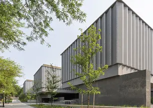 Vertical stone stripes cover the outside of the rebuilt Princeton University Art Museum.