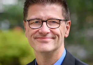 Headshot of Joe Stephens