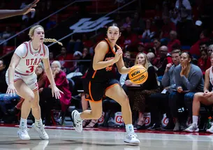 Skye Belker ’27 dribbles against Utah in December 2024