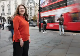 As chief data officer of Transport for London, Lauren Sager Weinstein ’95 monitors the collective movement of millions of Londoners through Piccadilly Circus and beyond. 