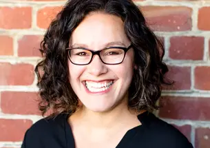 Maggie Hoffman ’04