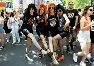 Beth FitzPatrick ’98, Kristen Johnson ’98, Alyssa Keehan ’98, and Stephanie Poulos Hadjis ’98