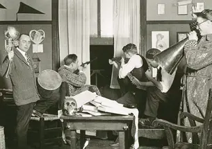 enjoying the poler’s recess, 1915.