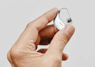 Alumni-Made AI Hearing Aids Help a Hoops Coach and Others Alumni-Made AI Hearing Aids Help a Hoops Coach and Others