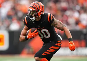 Cincinnati Bengals wide receiver Andrei Iosivas ’23 makes a catch during an NFL football game against the Arizona Cardinals on Dec. 28, 2025, in Cincinnati.