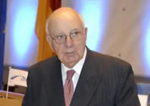 8820-volcker-thumb-200x239-8819.jpg