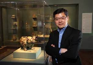 Jay Xu *08 (Courtesy Asian Art Museum)