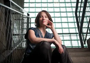 Caroline James ’05 started a petition to convince the Pritzker Prize judges to recognize architect Denise Scott Brown.