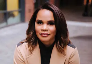 Photo of Laura Coates ’01