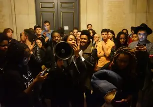 Students celebrate the end of the 33-hour Nassau Hall sit-in. (Mary Hui â17)