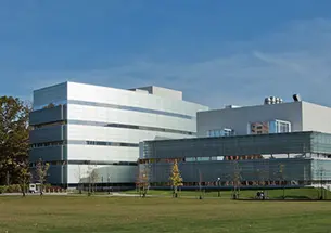 Editor-NeuroScience001new.jpg Brain research is centered at Peretsman Scully Hall, left, home to the psychology department, and the Princeton Neuroscience Institute.