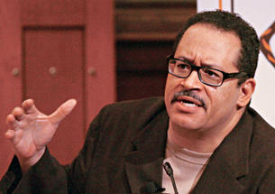 Georgetown University professor Michael Eric Dyson *93 opened the alumni conference. 