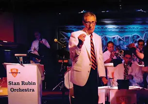 Stan Rubin ’55 performing with his band at Swing 46 in New York City in 2009.