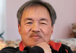 Noel Valero ’82 *86 founded and leads a nonprofit organization that raises money for research on dystonia, a neurological movement disorder.