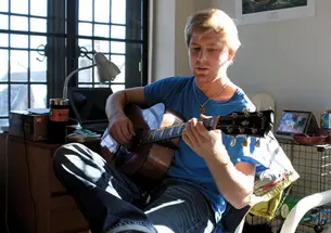 Cameron McLain ’10’s new Web site, theodes.com, offers college musicians a chance to earn money for their work.