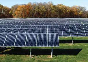 GPS-directed solar panels of the type that Princeton plans to install on a 27-acre site.