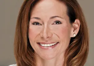 Samantha Parent Walravens ’90 edited essays by mothers about kids and careers.