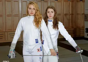 All-American fencers Gracie Stone ’16, left, and Susie Scanlan ’14.