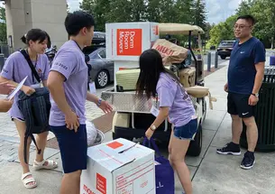 Students moving in