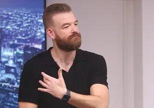 Noah Buchholz teaching American Sign Language literature.