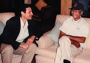 Richard Stengel ’77 and Nelson Mandela at Cape Town’s airport in 1993.