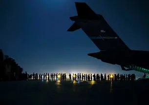 Afghans lined up to fly out of Afganistan